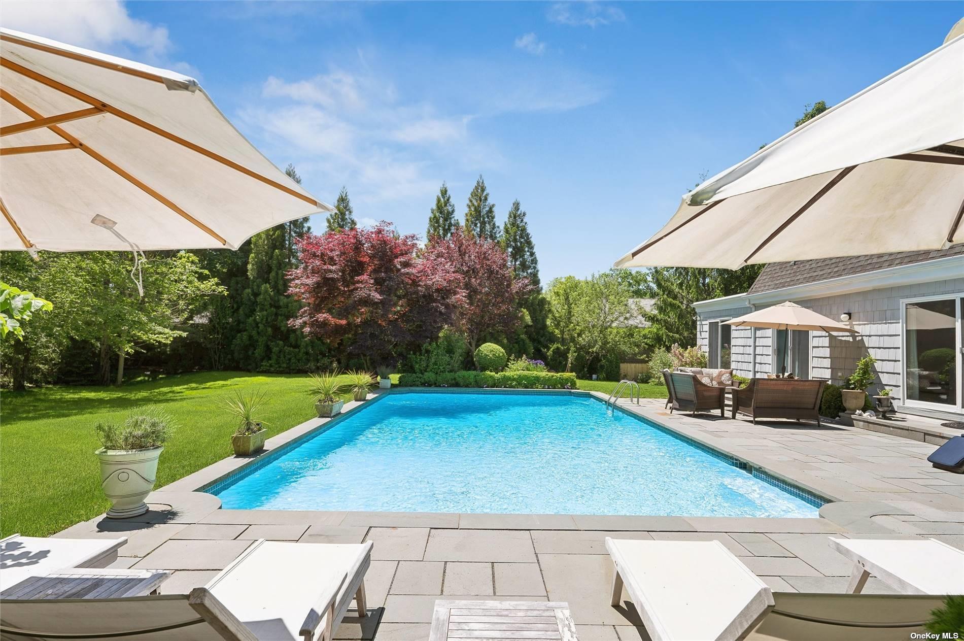 686 Hill Street Southampton Southampton, NY 11968