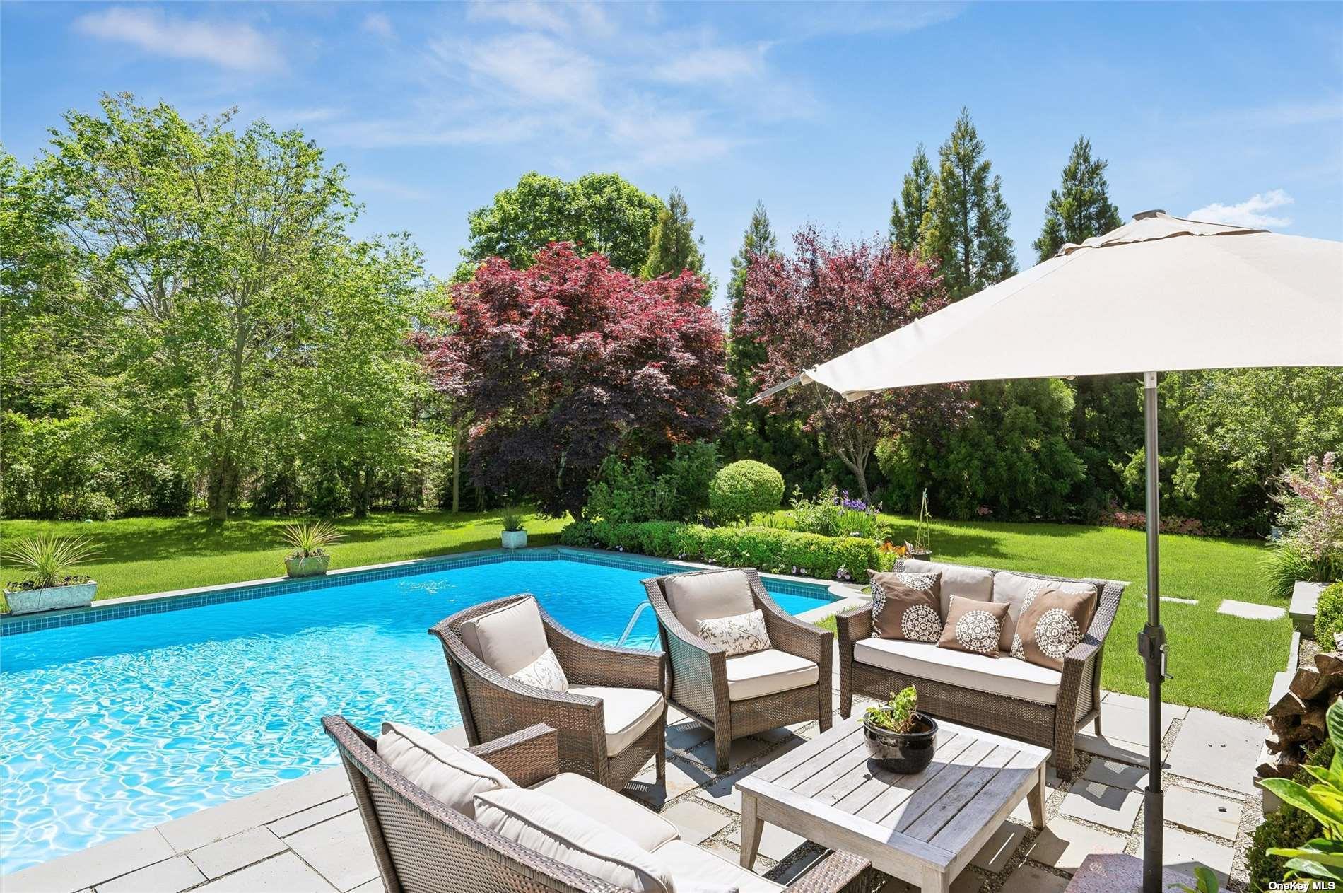 686 Hill Street Southampton Southampton, NY 11968