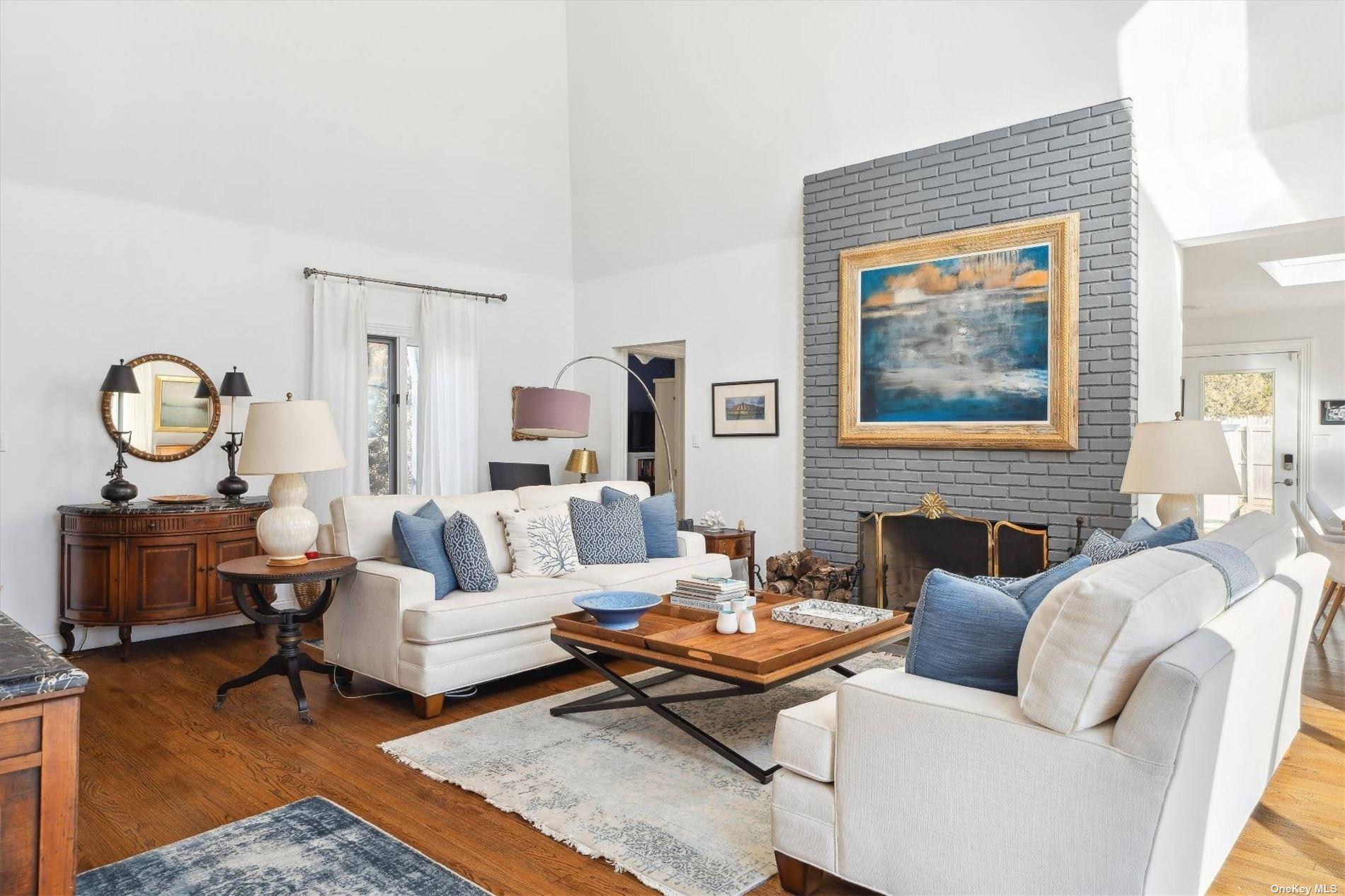 686 Hill Street Southampton Southampton, NY 11968