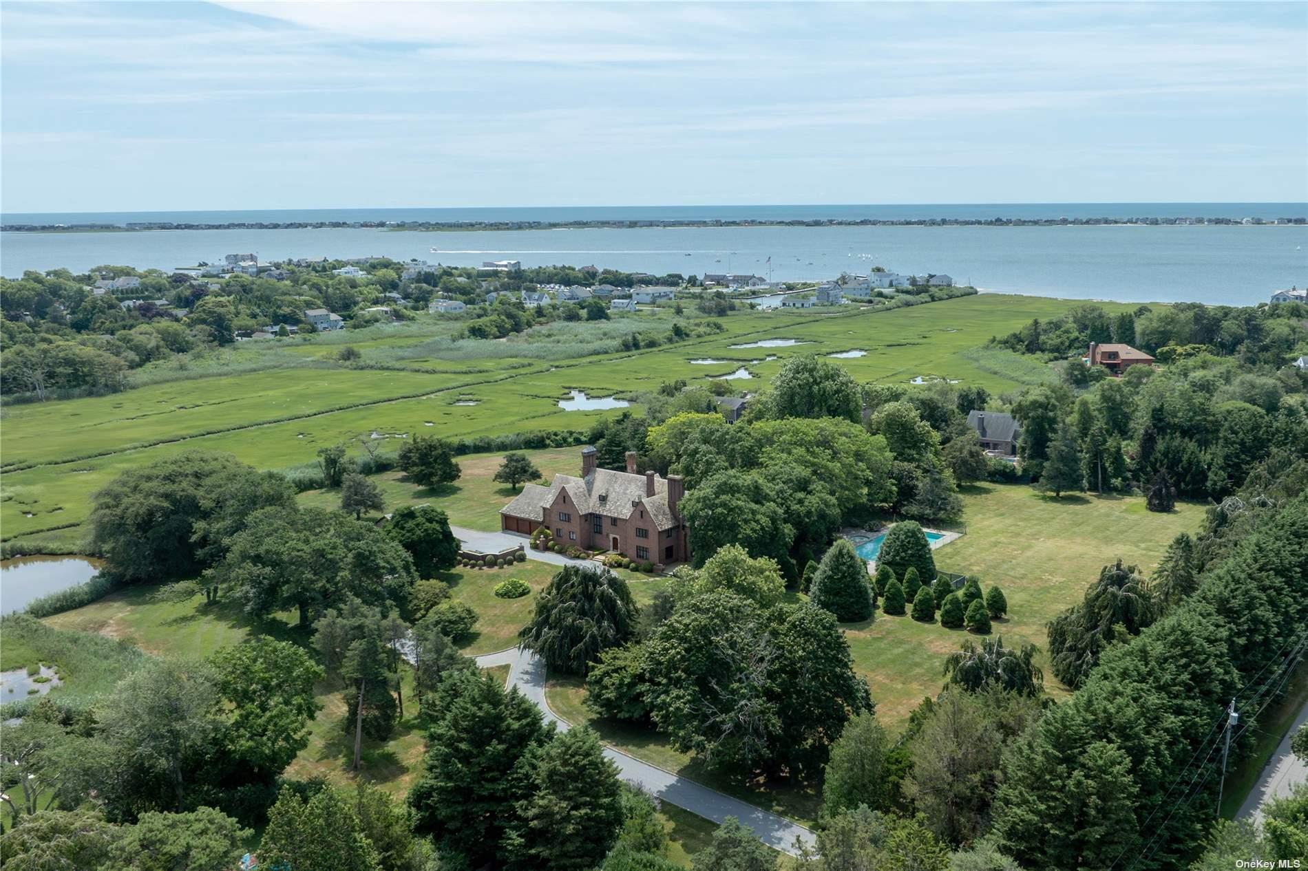 16 Tuthill Lane Remsenburg Remsenburg NY 11960