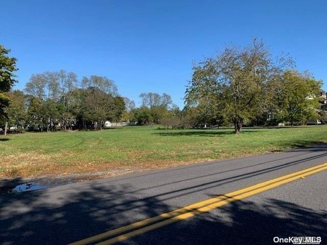 385 New Suffolk Avenue Mattituck Mattituck, NY 11952