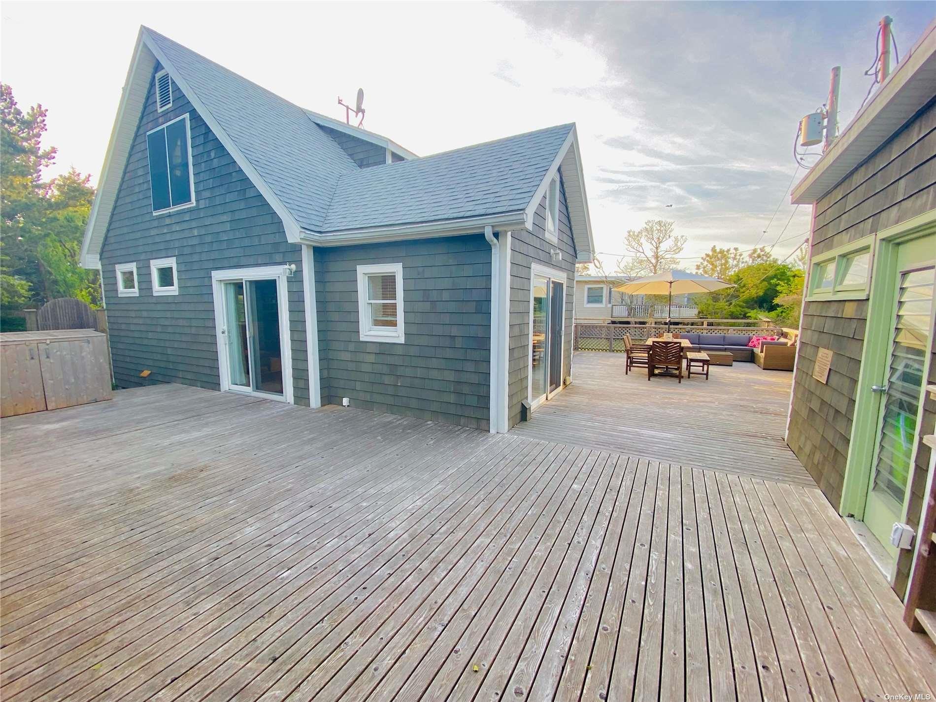 38 Homesite Avenue Seaview Seaview, NY 11770