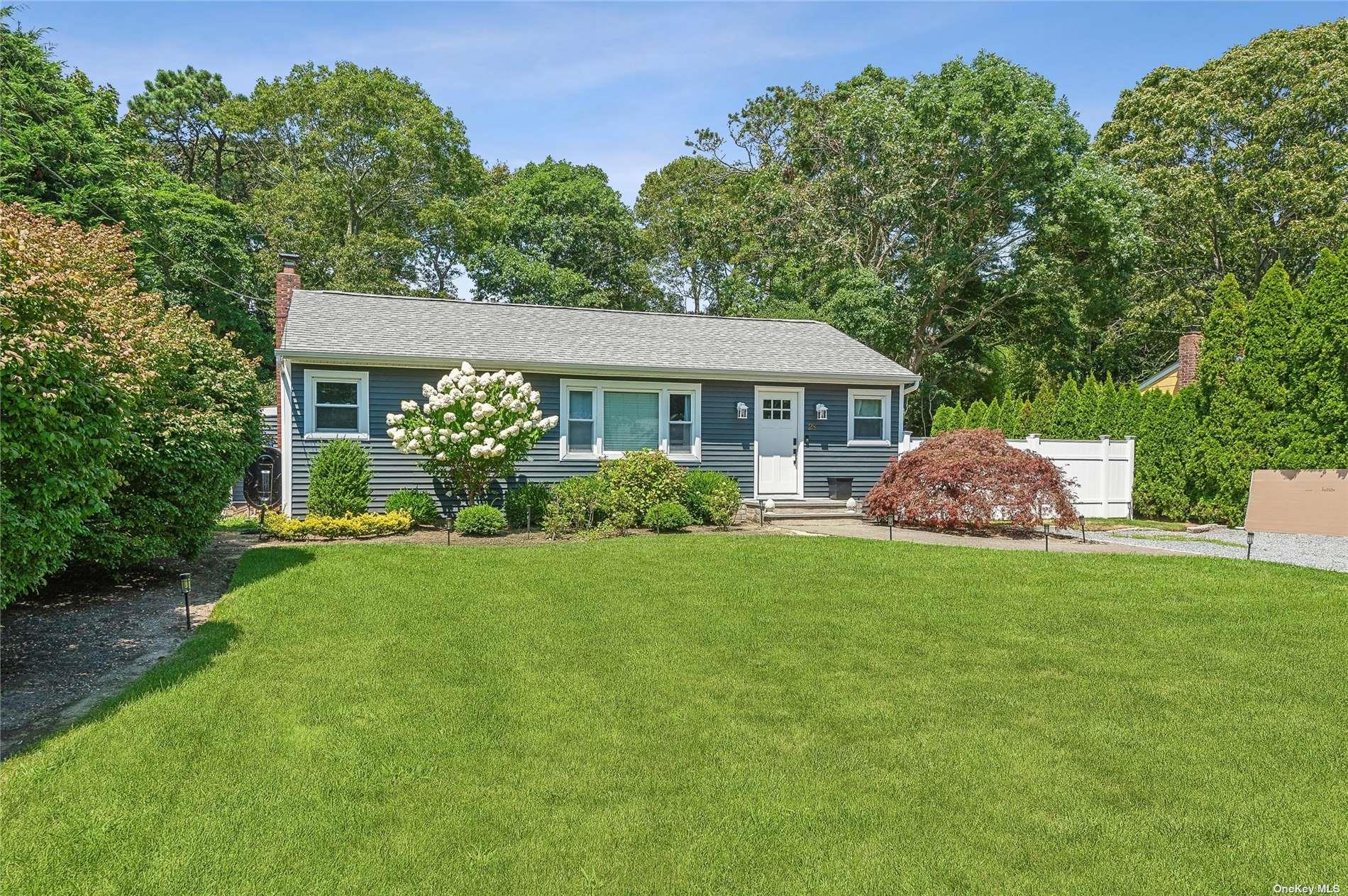 28 Argonne West Road Hampton Bays Hampton Bays, NY 11946