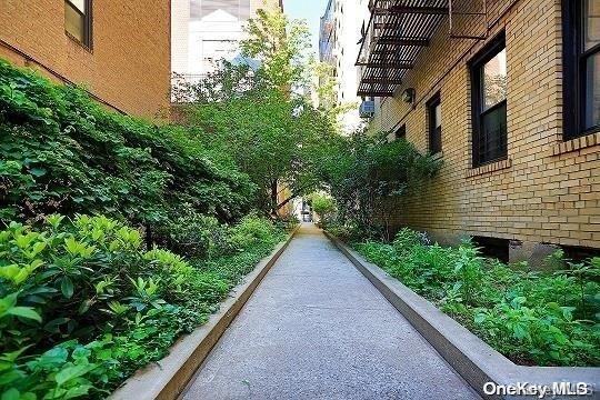 82-16 34th Avenue 3-E Jackson Heights Jackson Heights, NY 11372