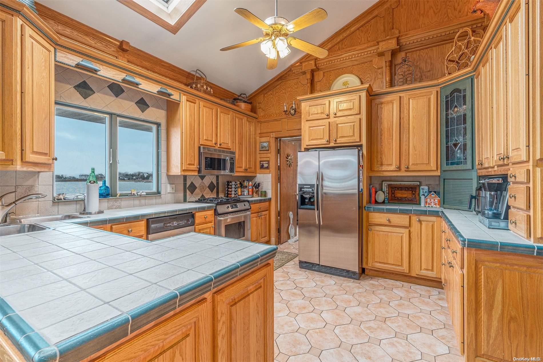 28 Koral Drive Southampton Southampton, NY 11968