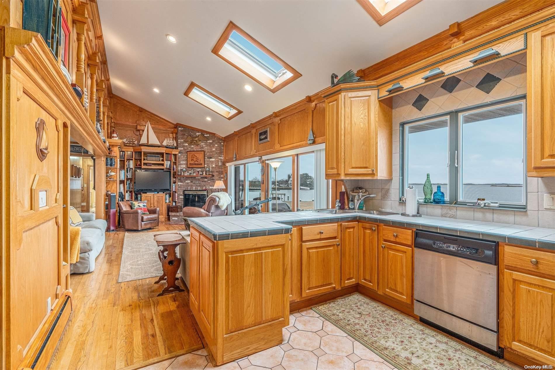 28 Koral Drive Southampton Southampton, NY 11968