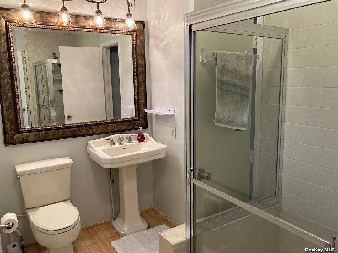 50 Clipper Roadway Corneille Estates, NY 11770