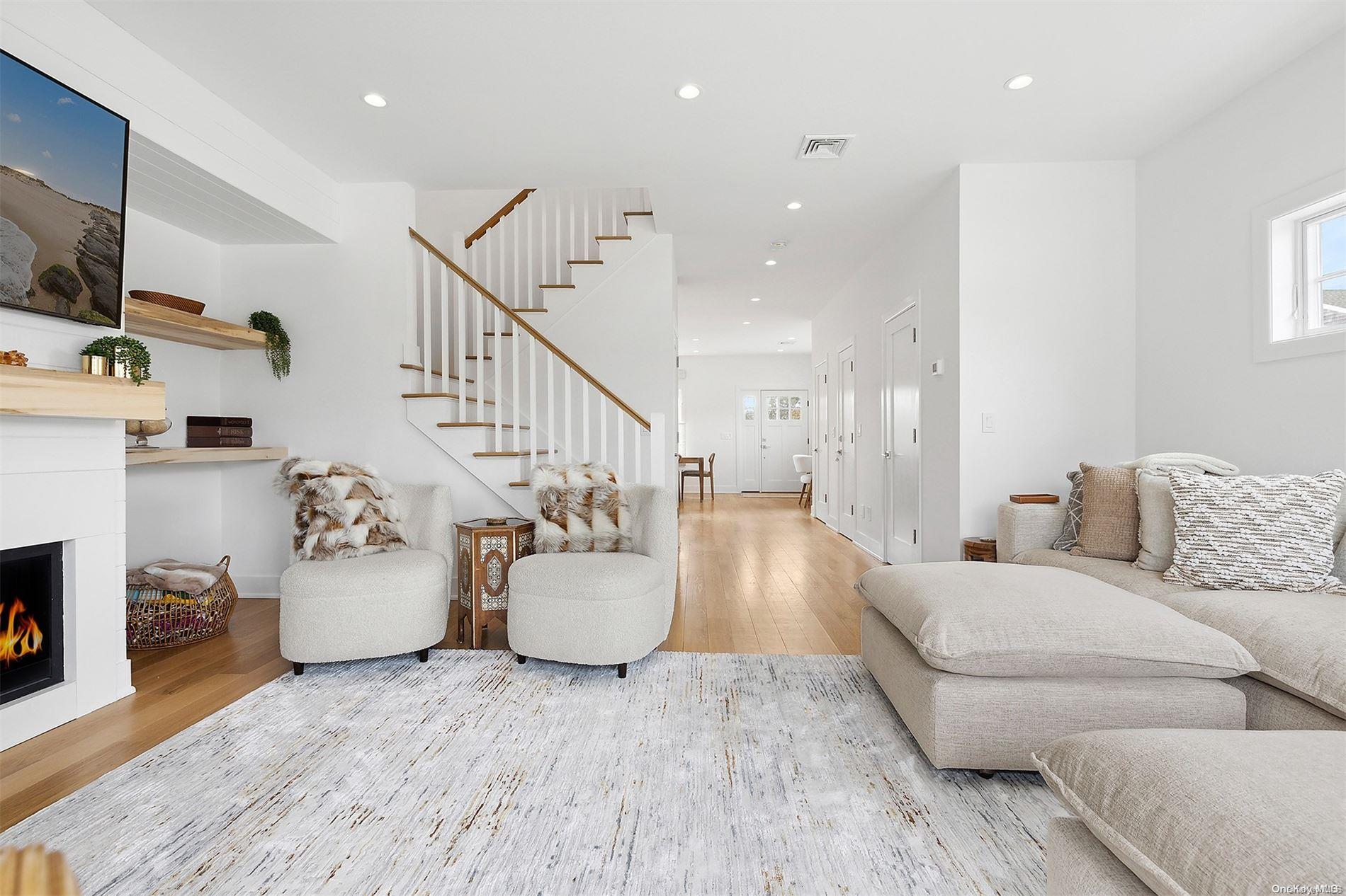 68 Foster Avenue 17 Hampton Bays Hampton Bays, NY 11946