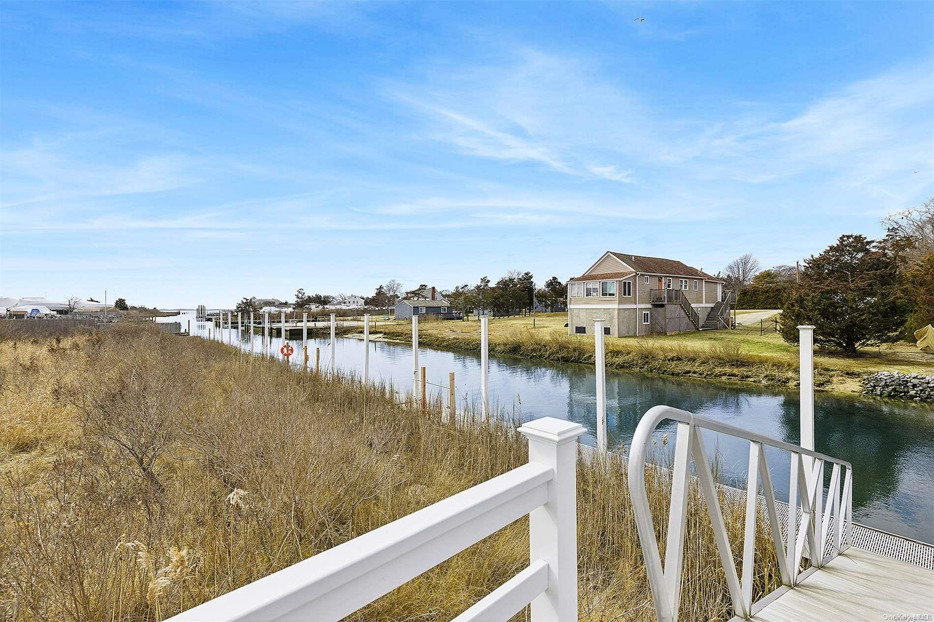 68 Foster Avenue 17 Hampton Bays Hampton Bays, NY 11946