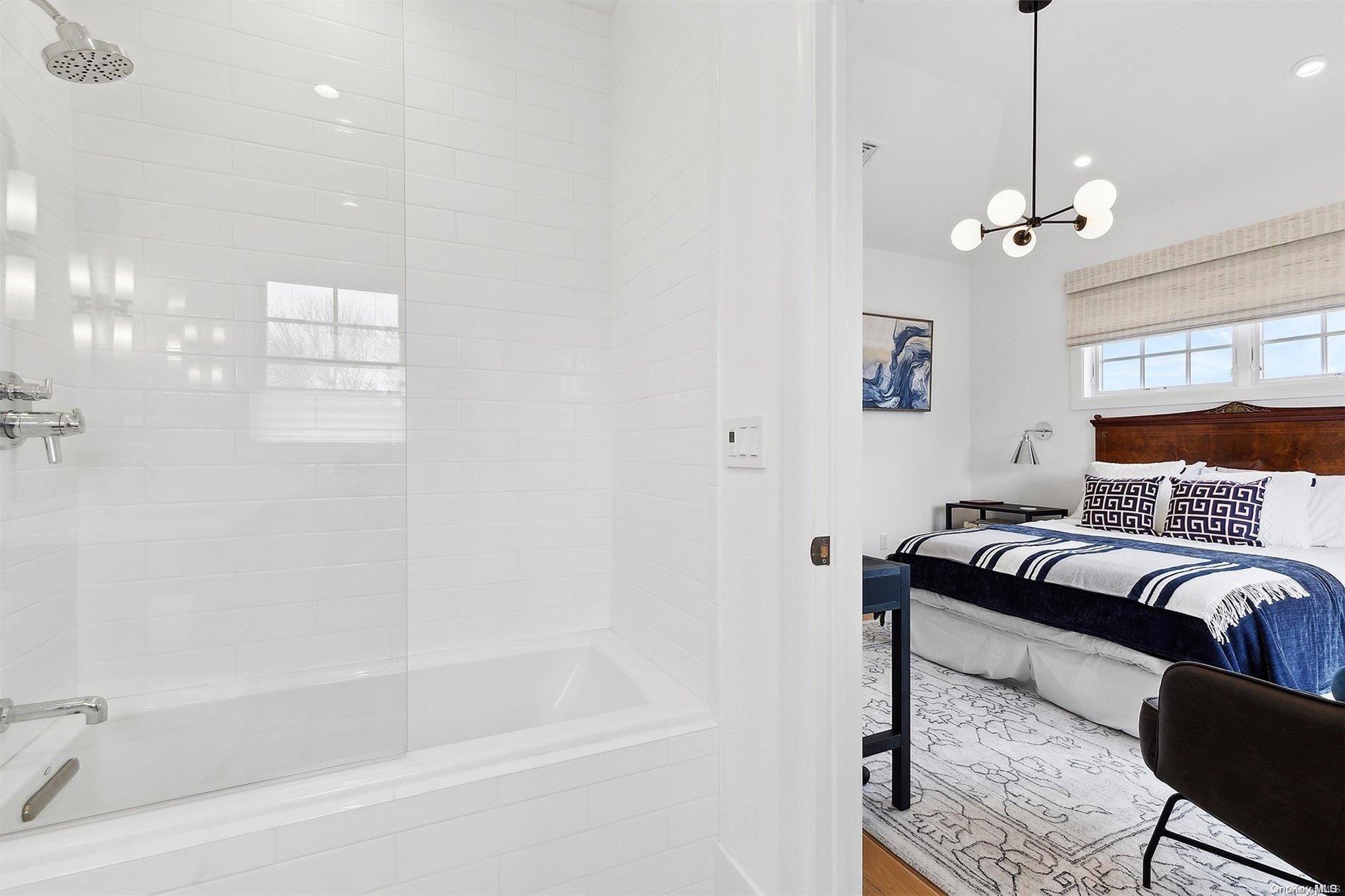 68 Foster Avenue 17 Hampton Bays Hampton Bays, NY 11946