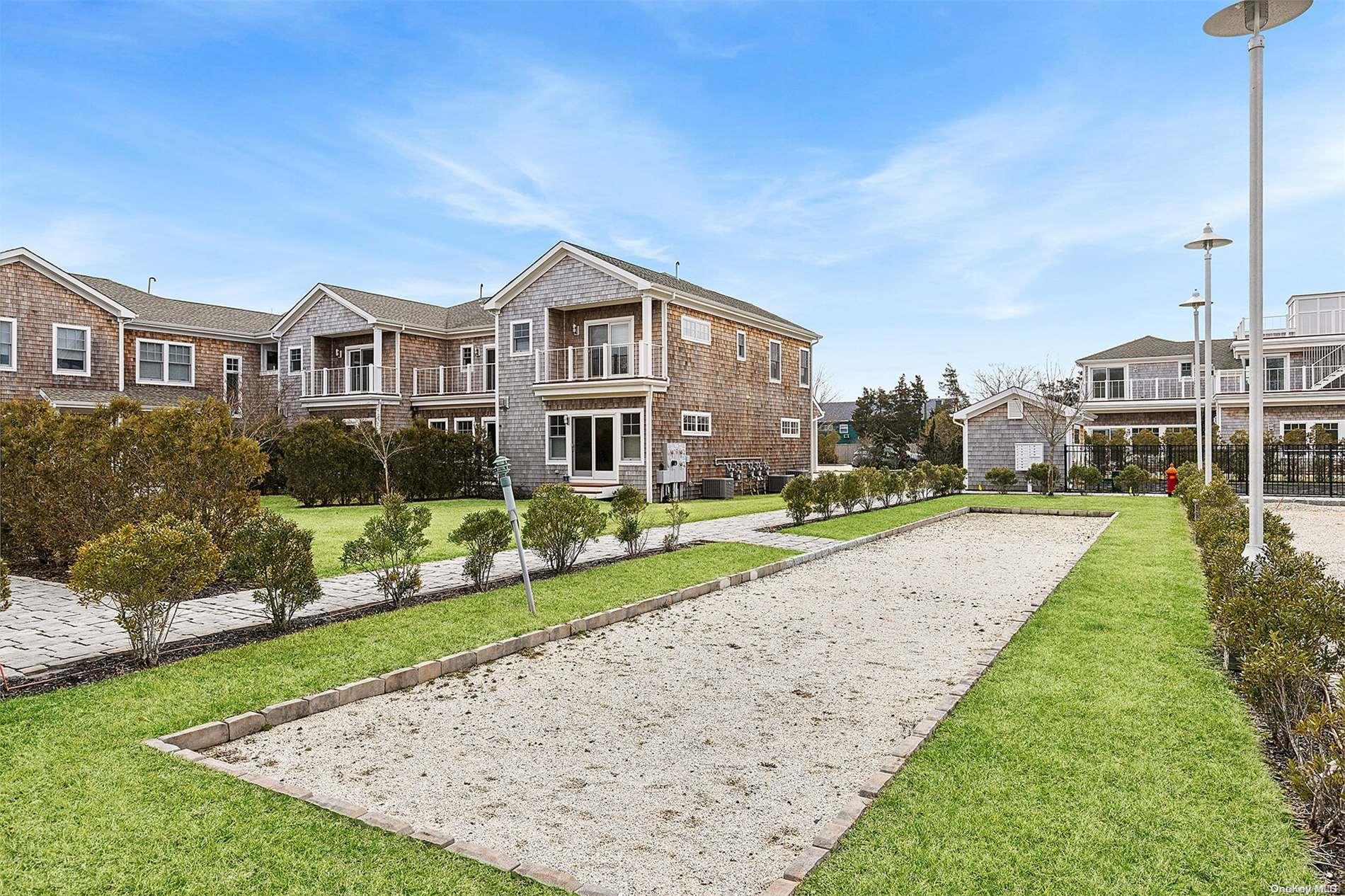 68 Foster Avenue 17 Hampton Bays Hampton Bays, NY 11946