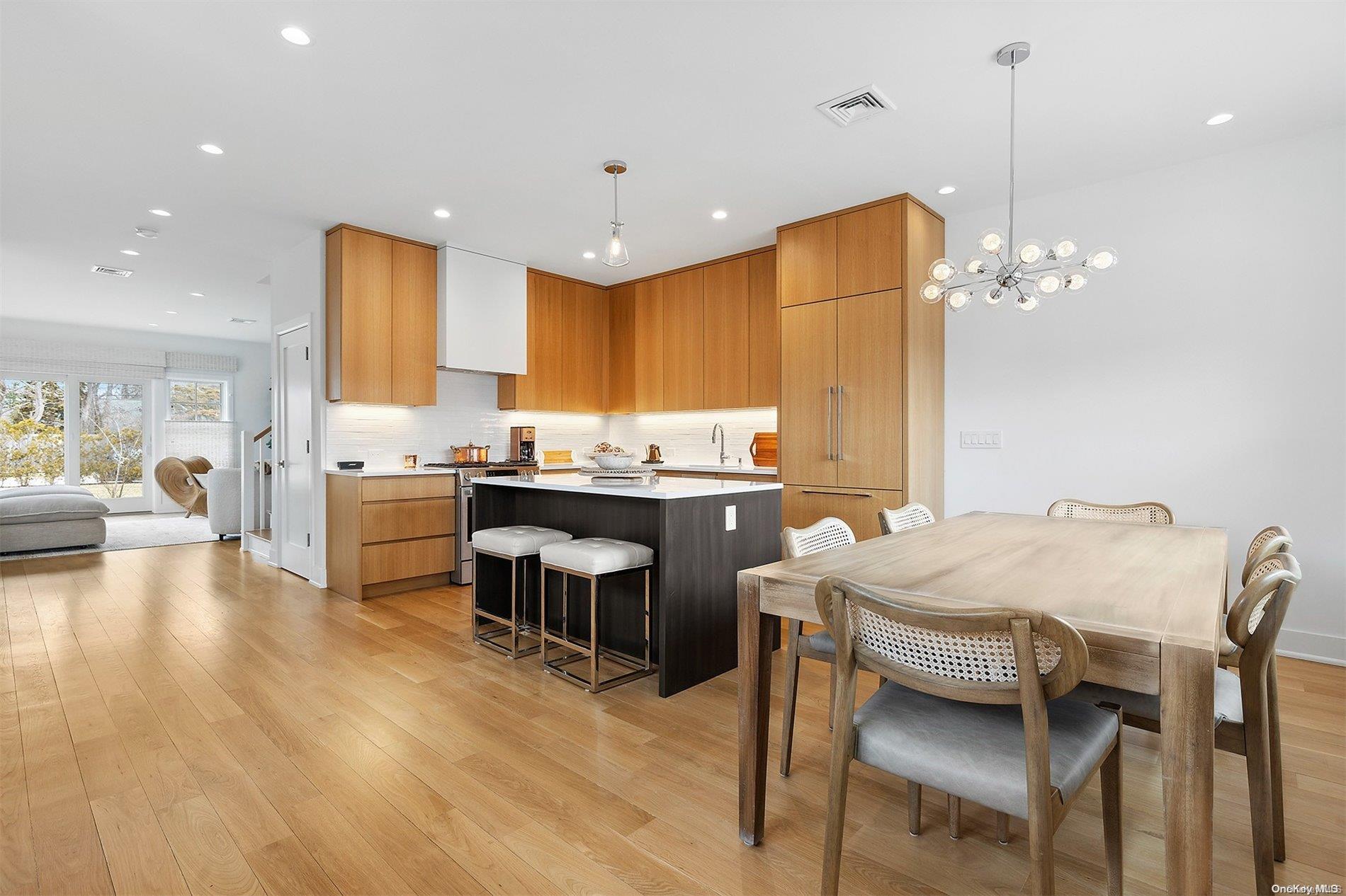 68 Foster Avenue 17 Hampton Bays Hampton Bays, NY 11946