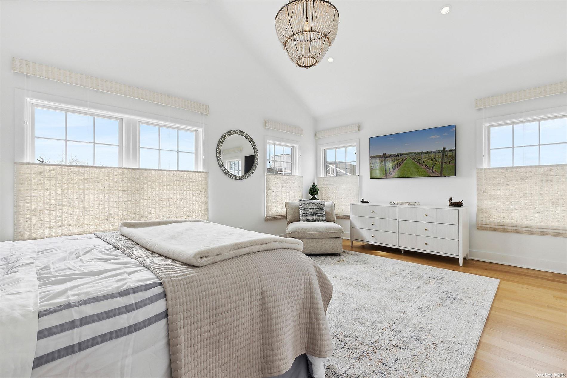 68 Foster Avenue 17 Hampton Bays Hampton Bays, NY 11946