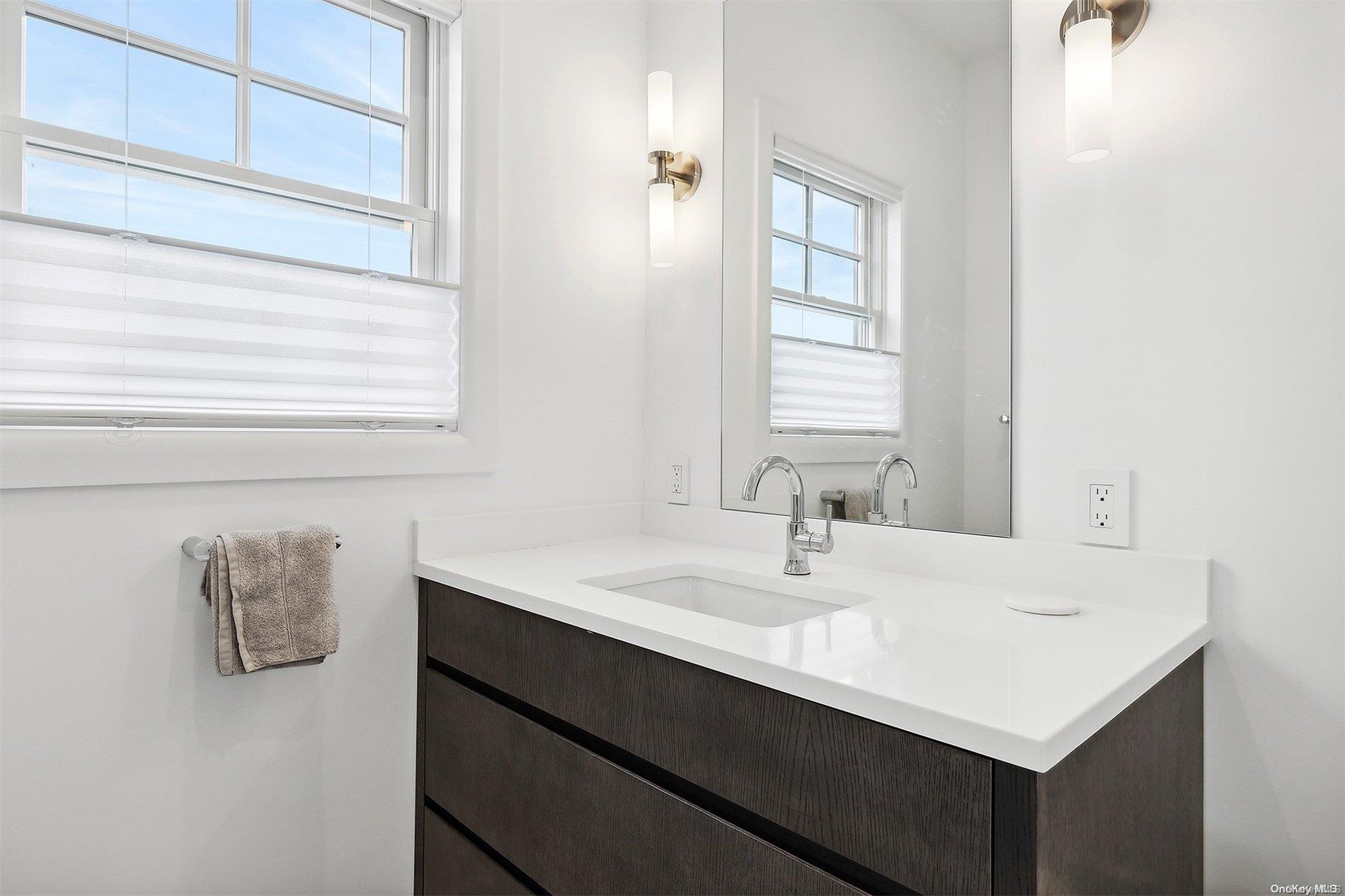 68 Foster Avenue 17 Hampton Bays Hampton Bays, NY 11946