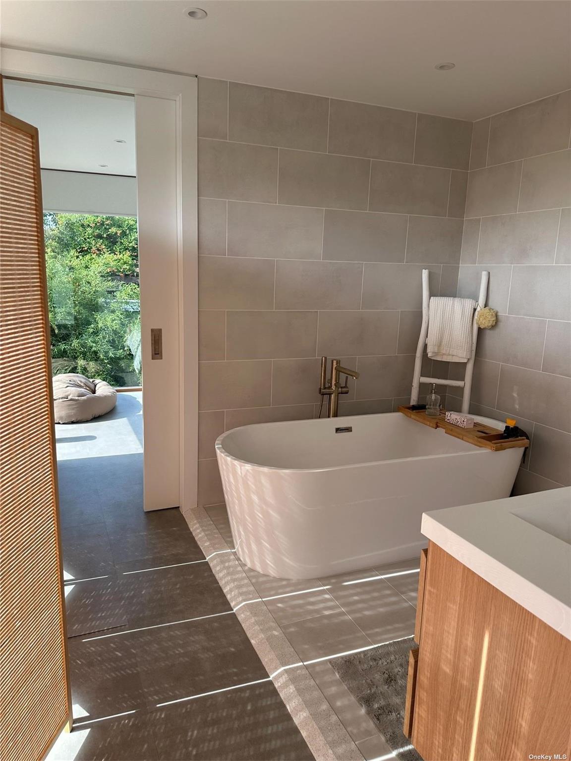 25 Sloop Walk Summer Club, NY 11770