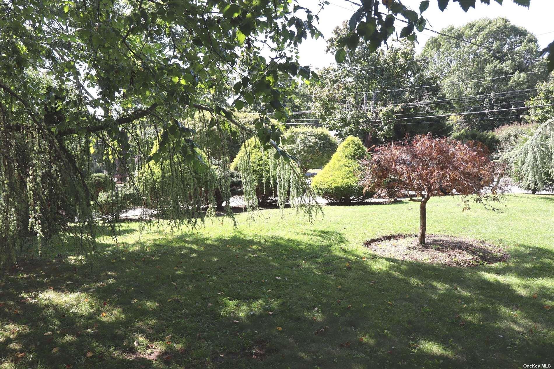 6 Nidzyn Avenue Remsenburg Remsenburg, NY 11960