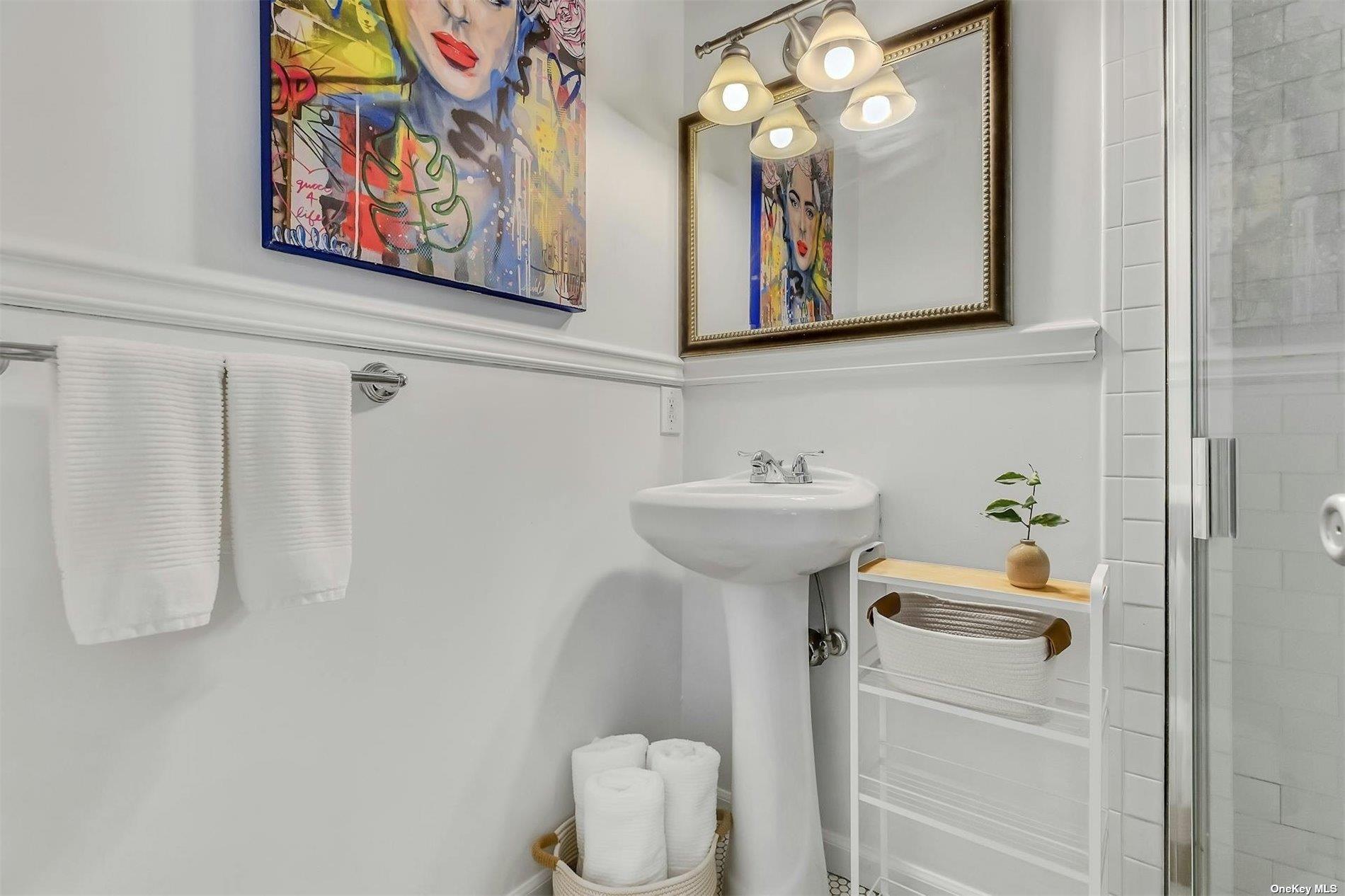 6 Nidzyn Avenue Remsenburg Remsenburg, NY 11960