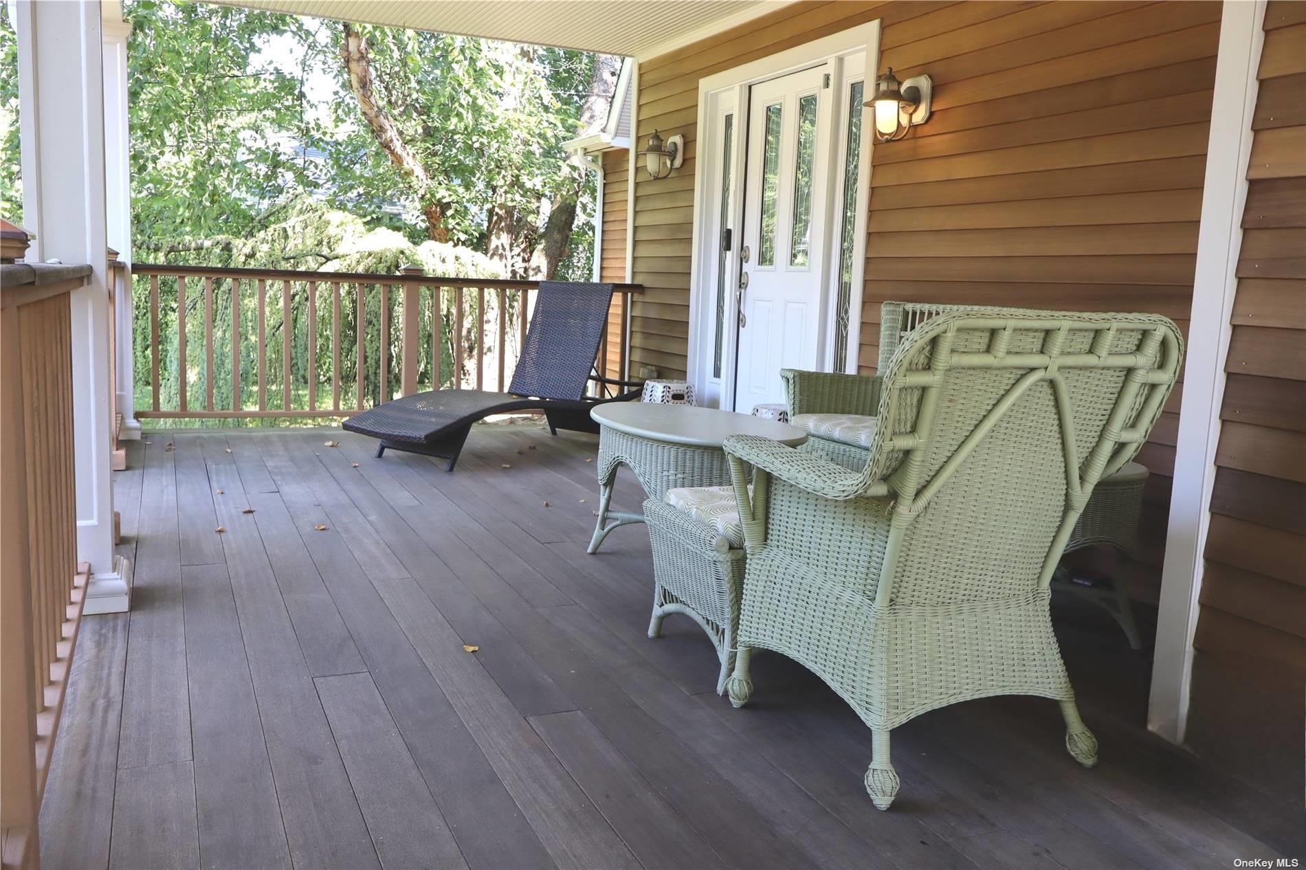 6 Nidzyn Avenue Remsenburg Remsenburg, NY 11960