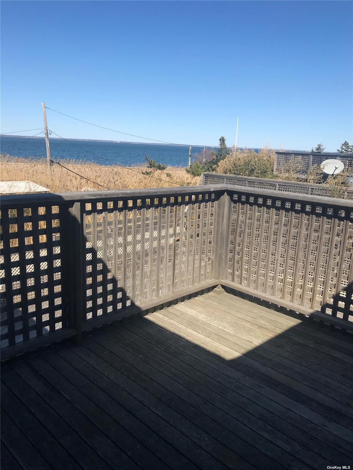 16 Crescent Seaview Seaview, NY 11770