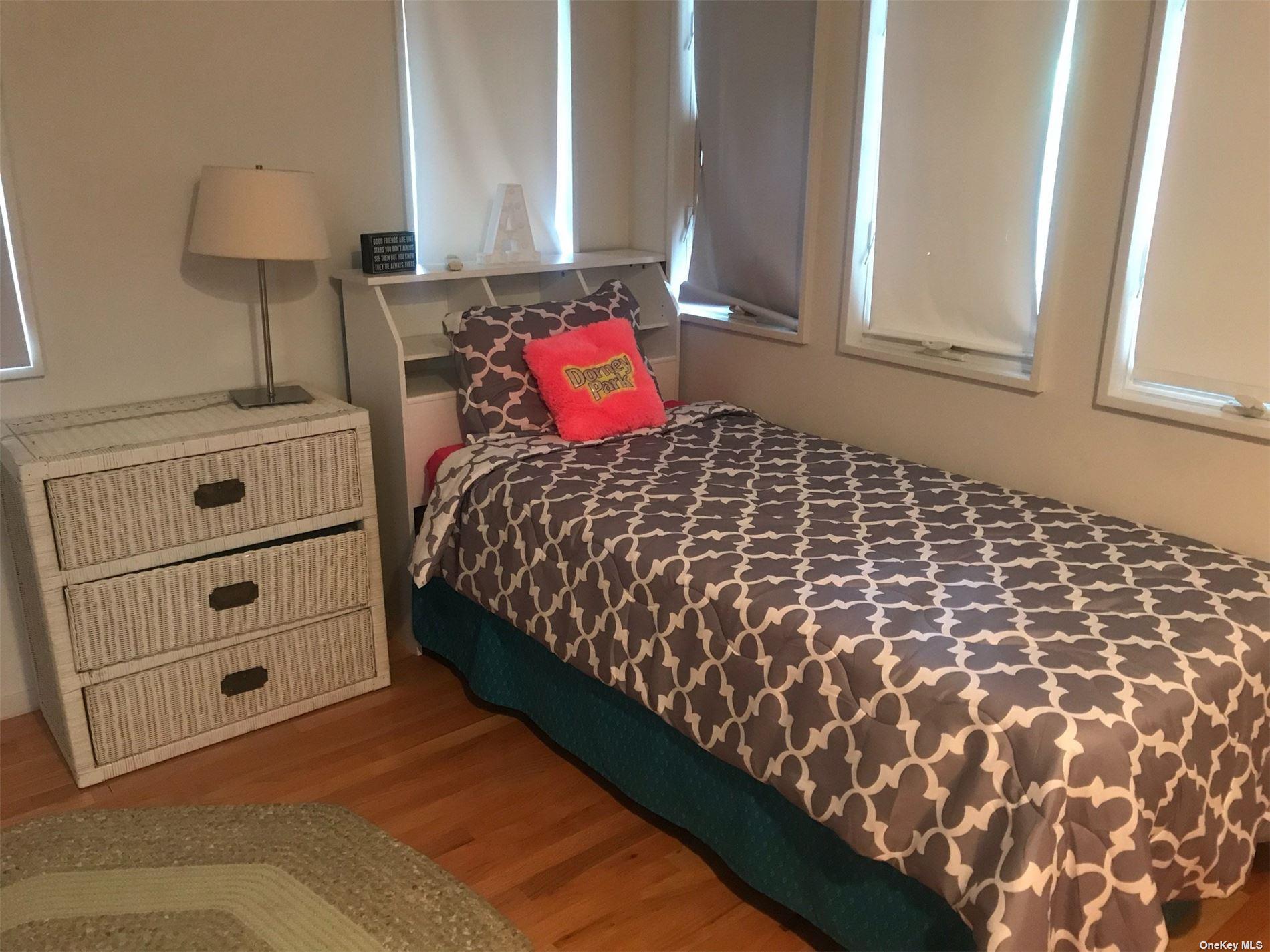 42 Evergreen Seaview Seaview, NY 11770