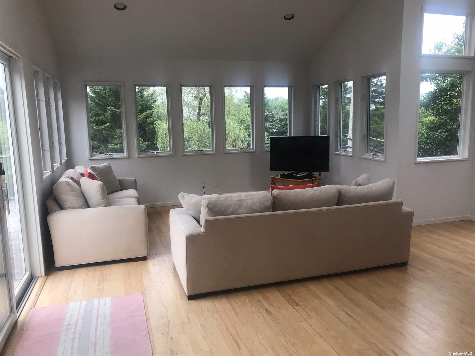 42 Evergreen Seaview Seaview, NY 11770