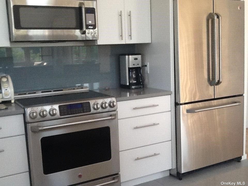 42 Evergreen Seaview Seaview, NY 11770