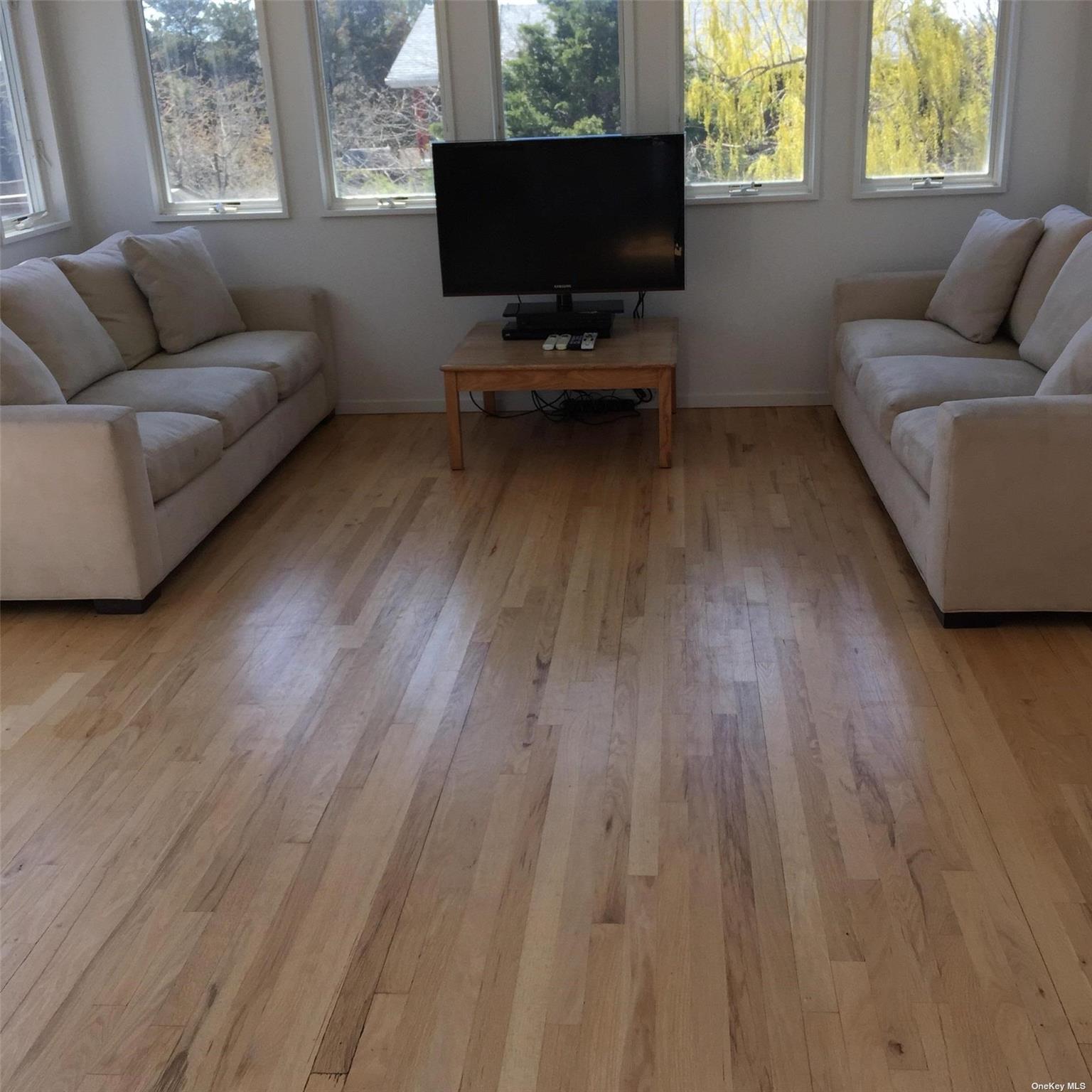 42 Evergreen Seaview Seaview, NY 11770