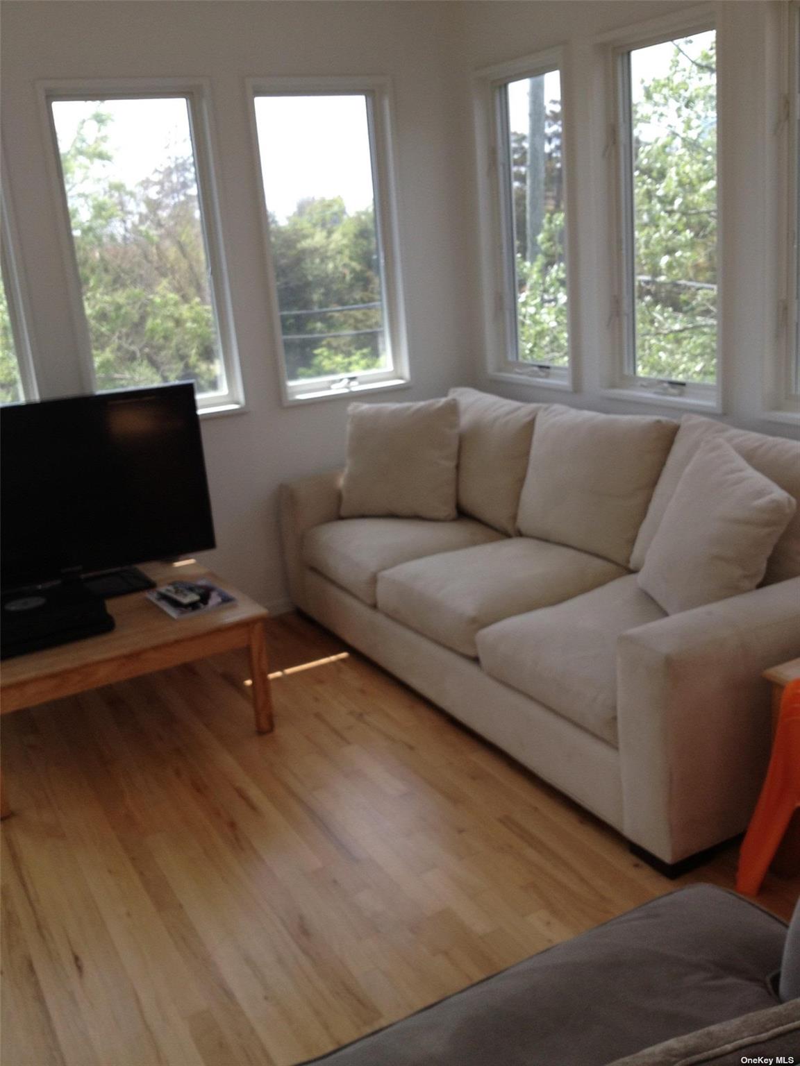 42 Evergreen Seaview Seaview, NY 11770