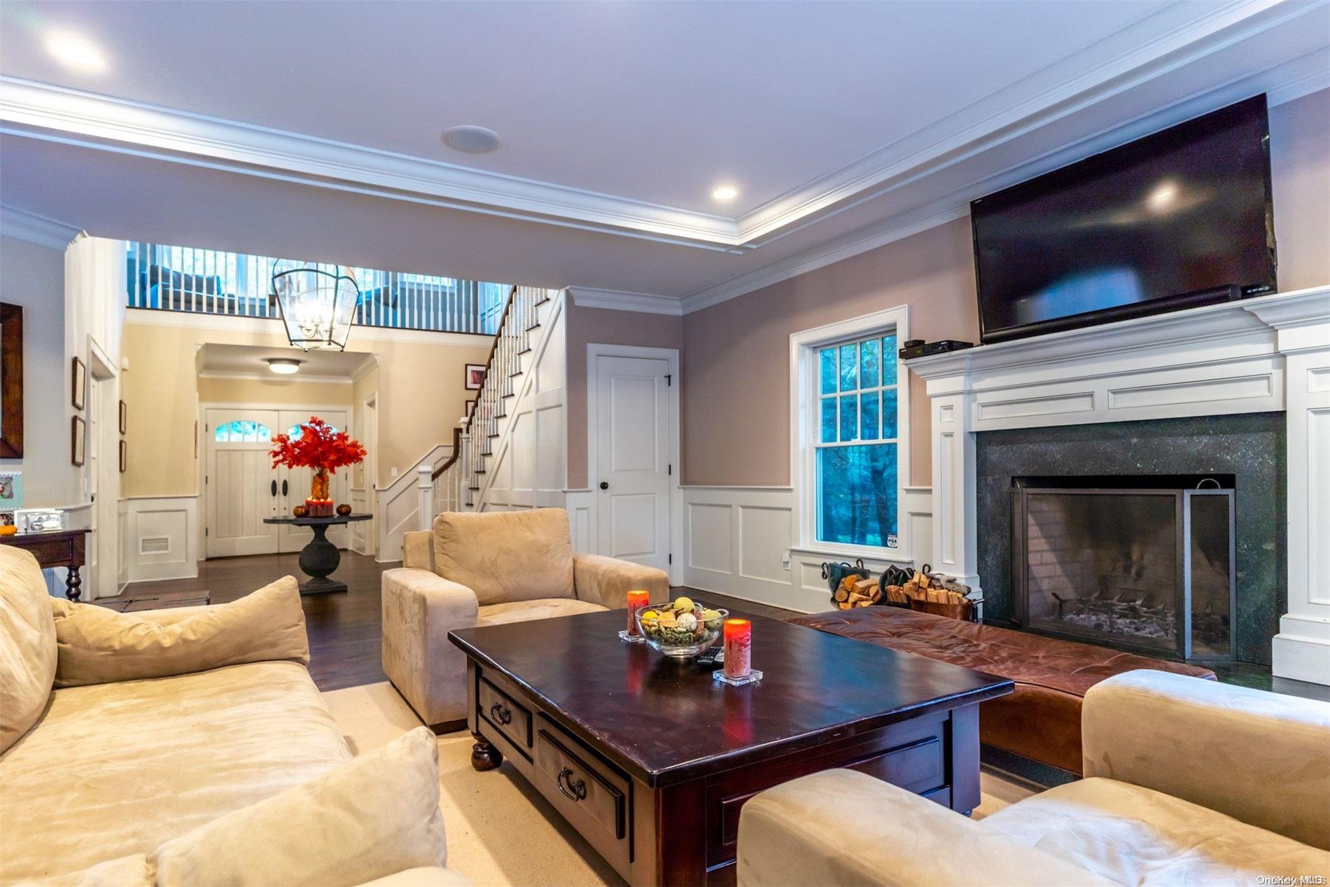 11 Cowhill Lane Wainscott Wainscott, NY 11975