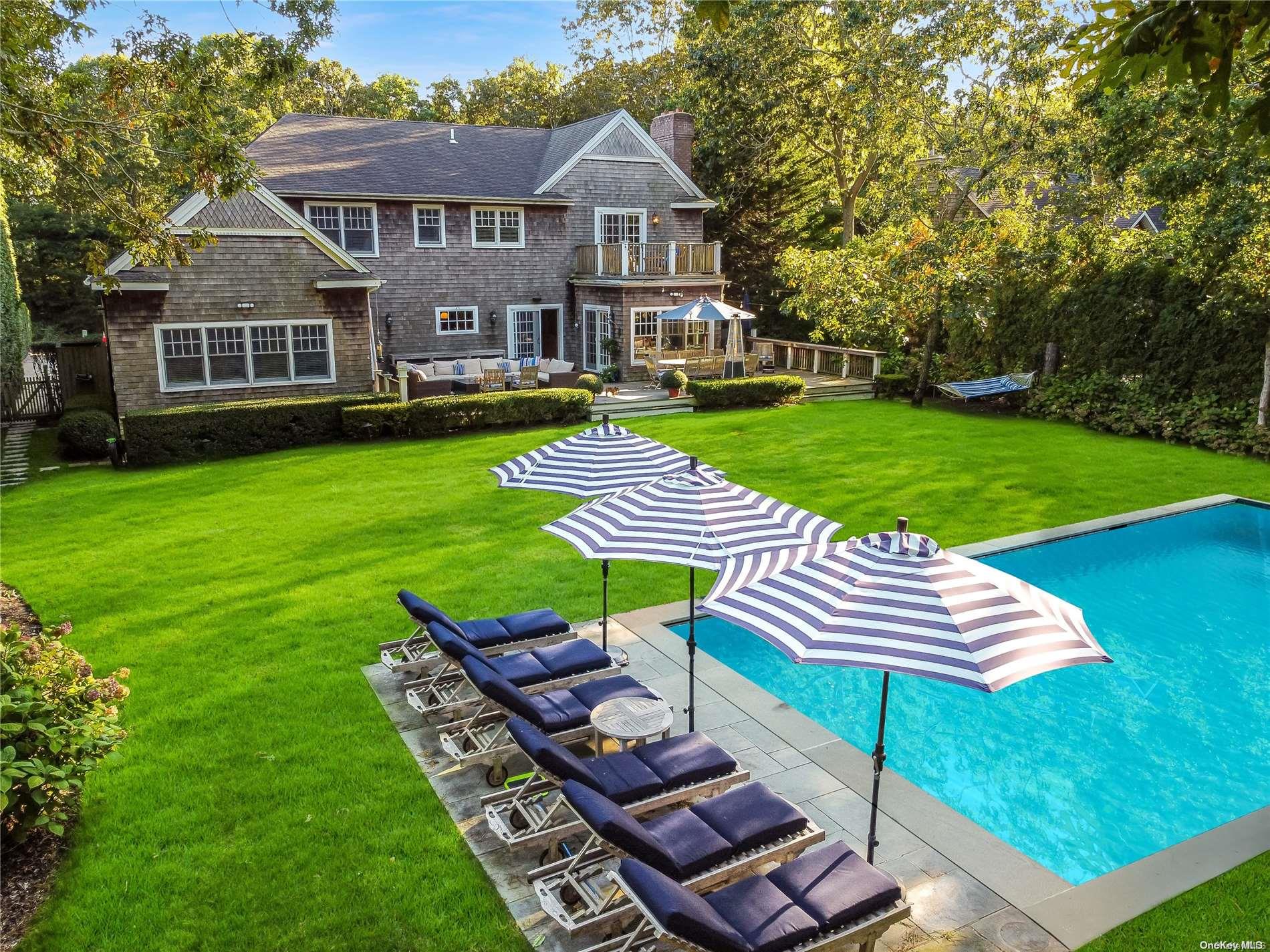 11 Cowhill Lane Wainscott Wainscott, NY 11975