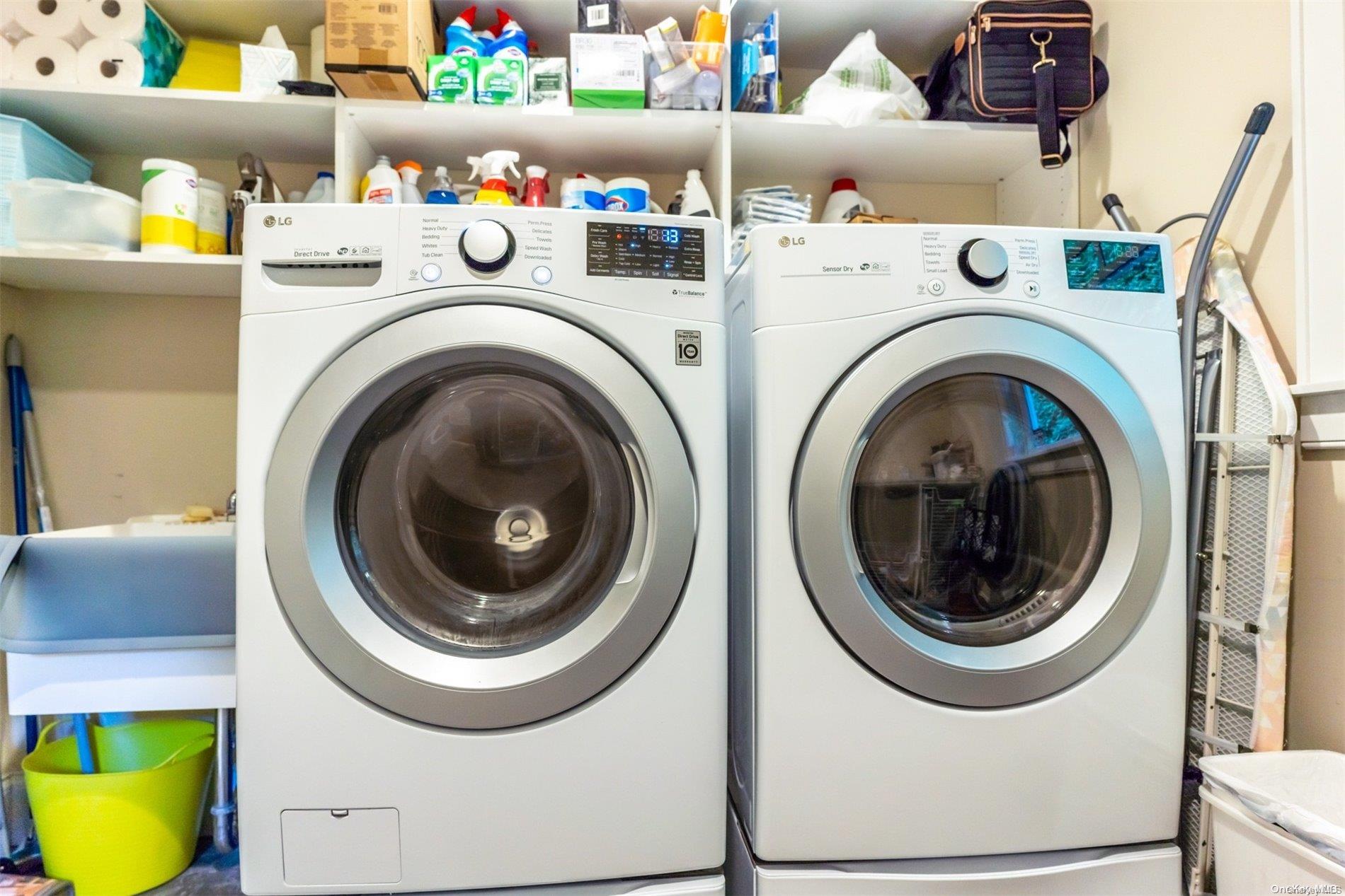 11 Cowhill Lane Wainscott Wainscott, NY 11975