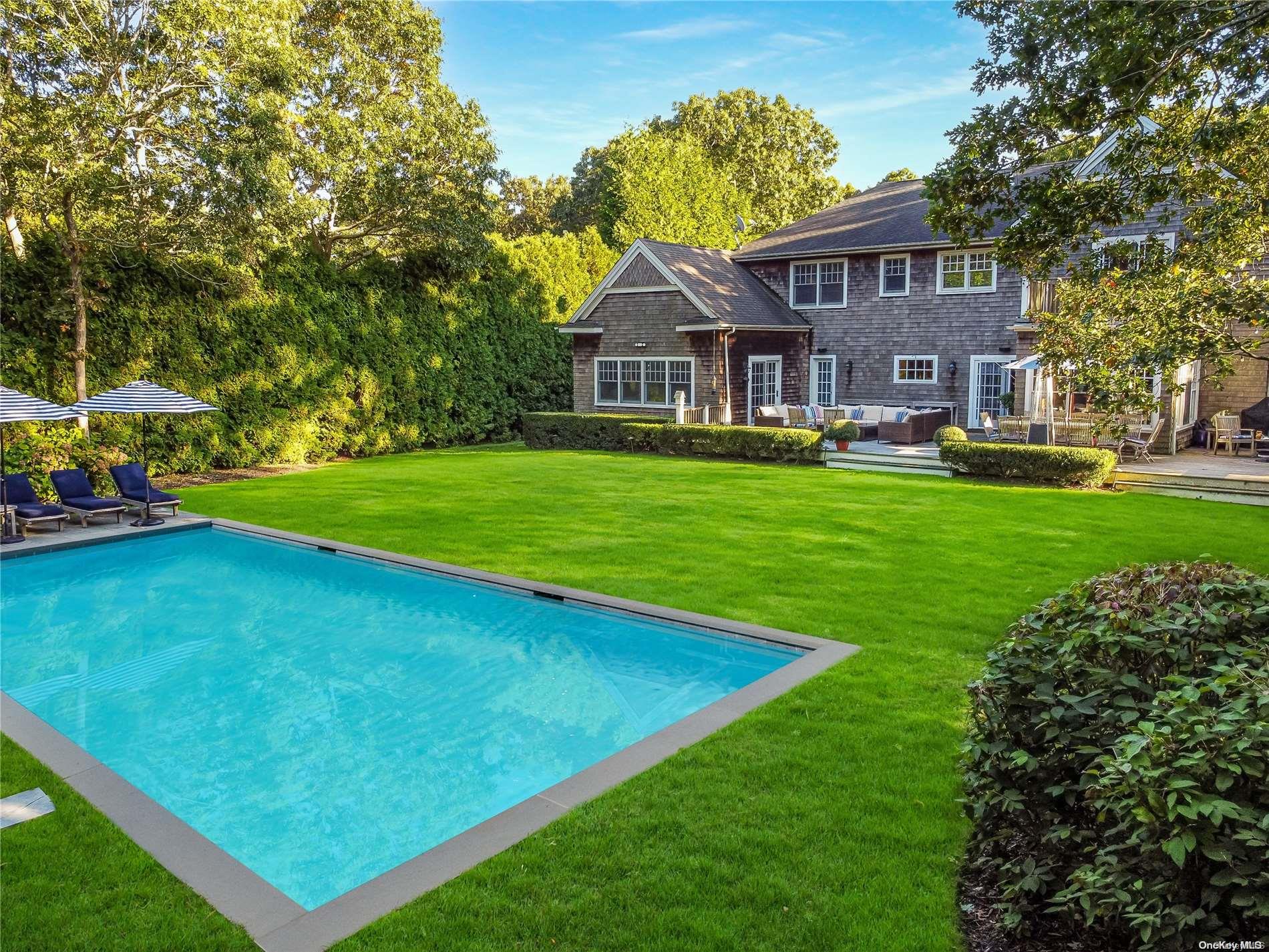 11 Cowhill Lane Wainscott Wainscott, NY 11975