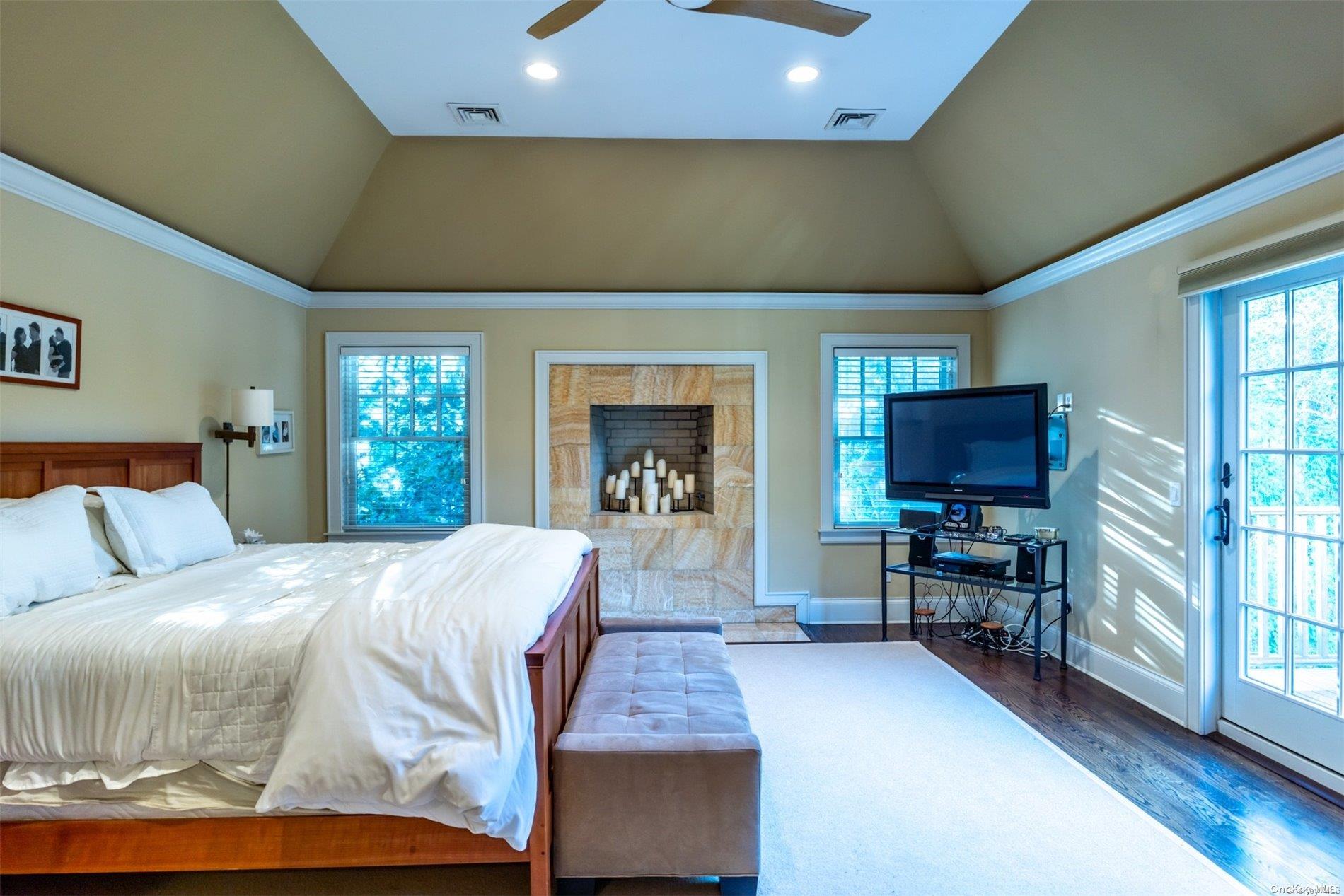 11 Cowhill Lane Wainscott Wainscott, NY 11975