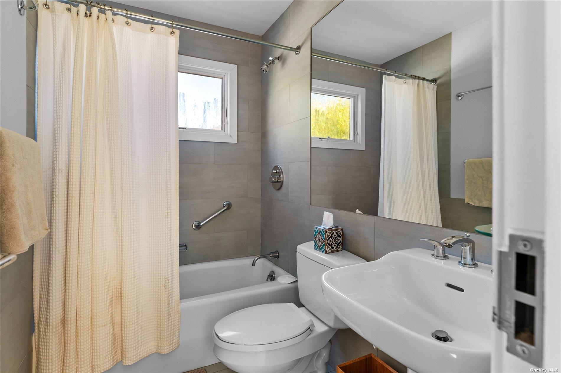 36 Beachwold Avenue Seaview Seaview, NY 11770