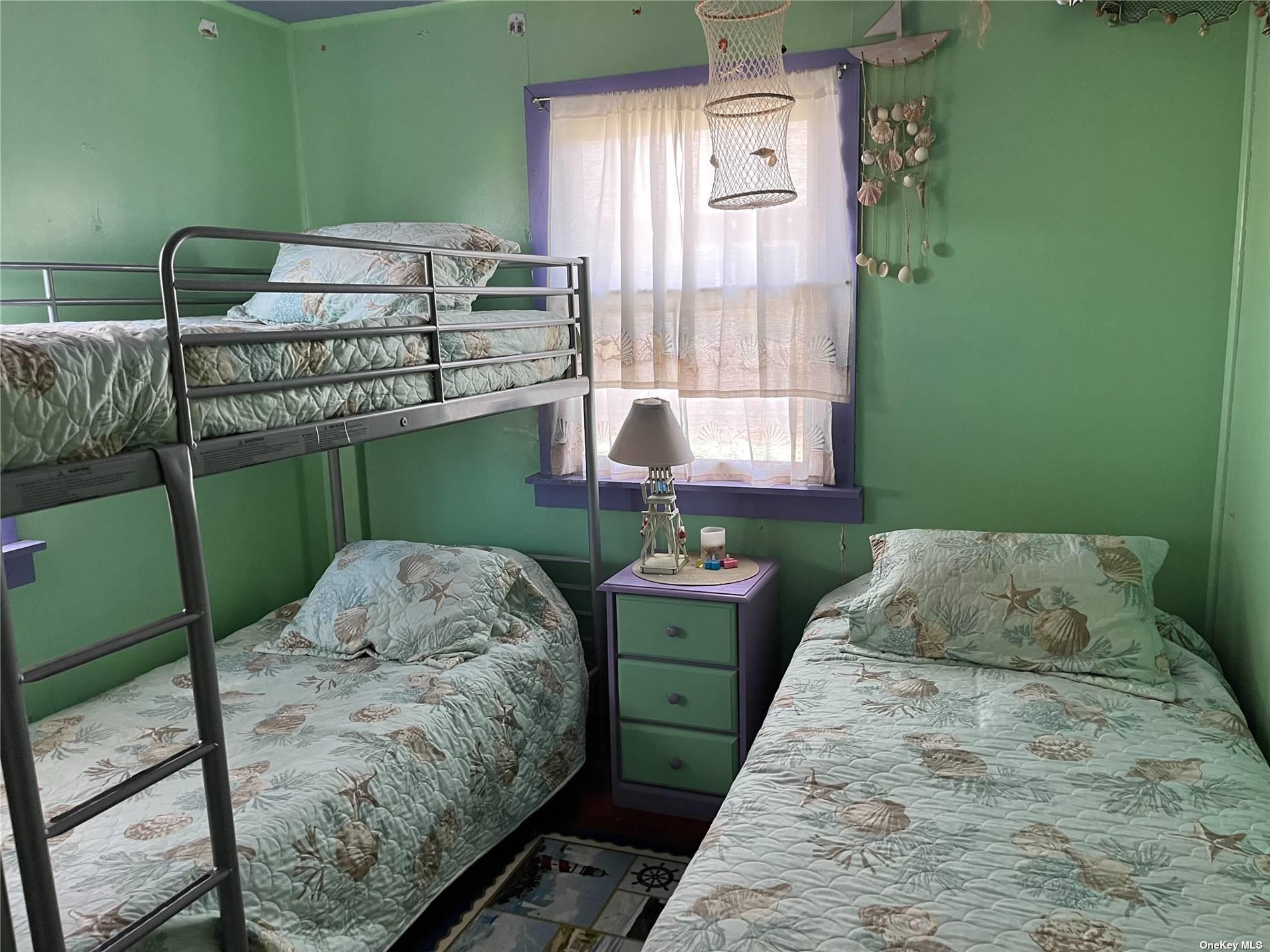 4 Surfview Walk Seaview Seaview, NY 11770