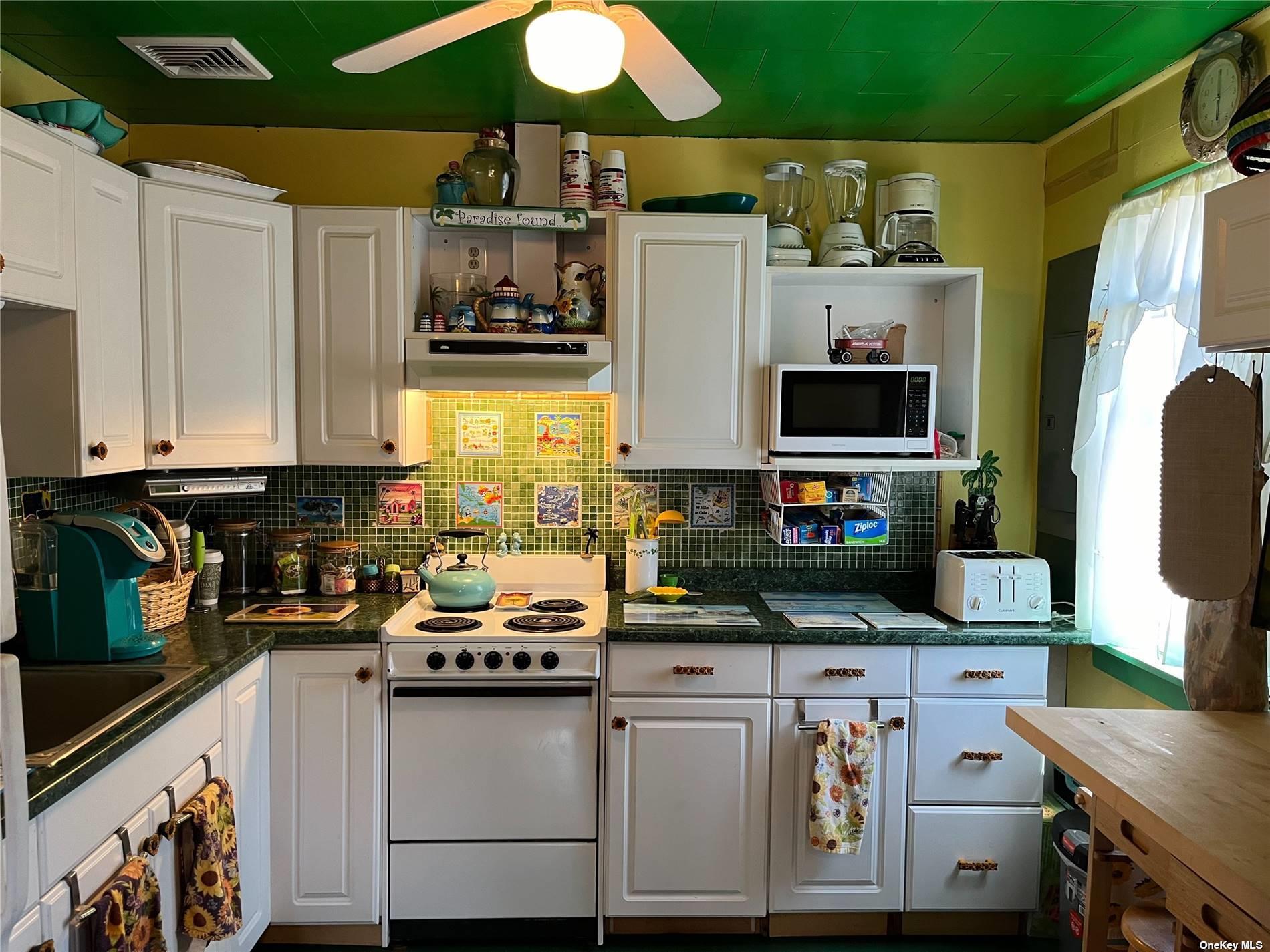 4 Surfview Walk Seaview Seaview, NY 11770