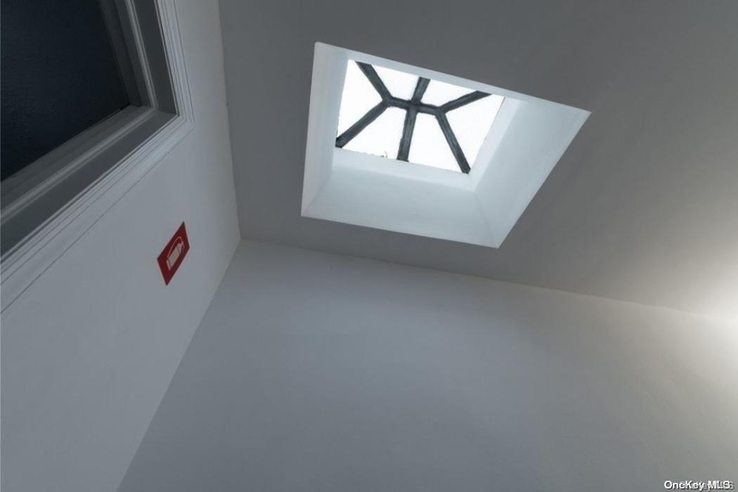 31-10 95th Street East Elmhurst East Elmhurst, NY 11369