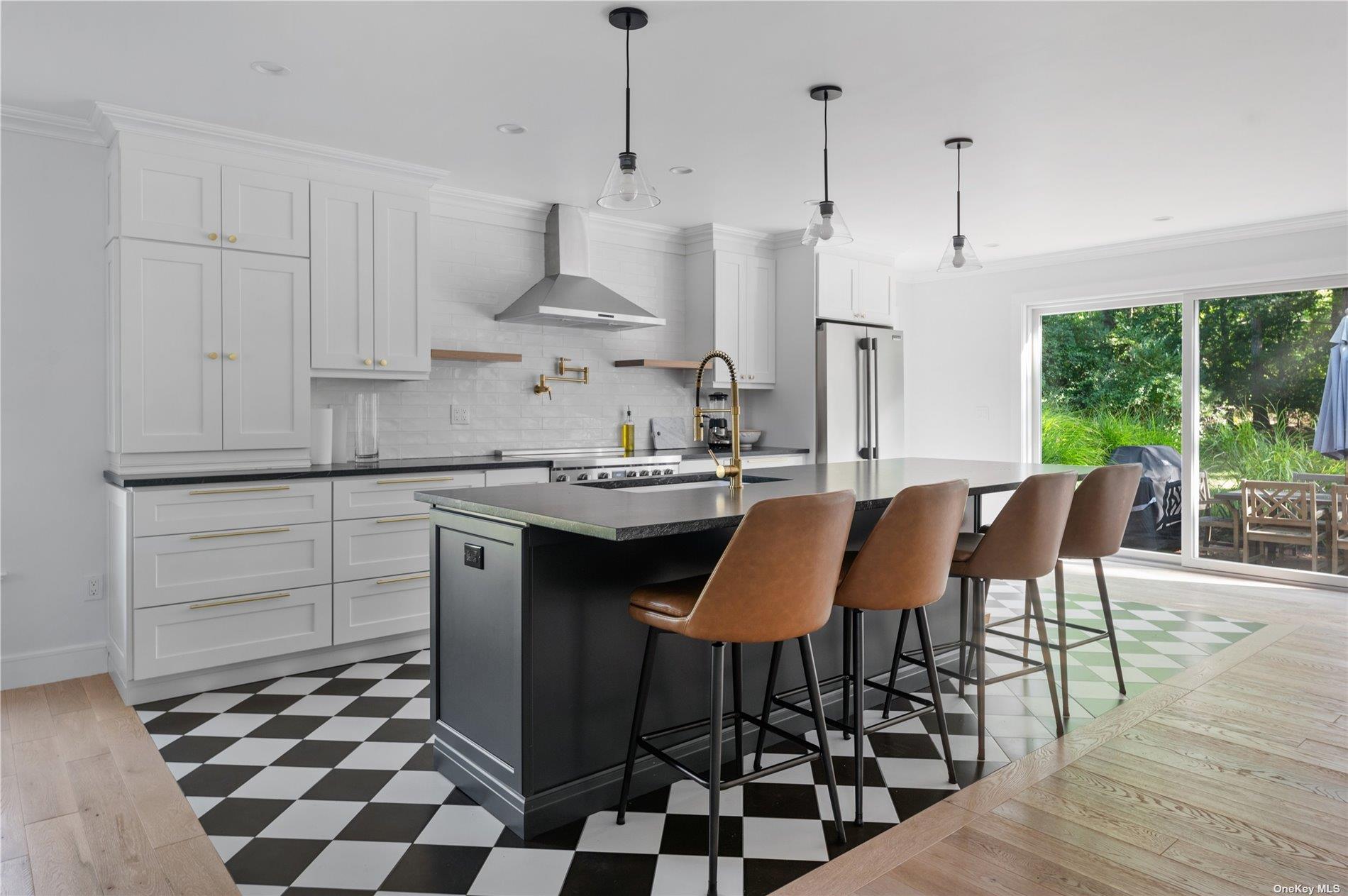 870 Stars Road East Marion East Marion, NY 11939