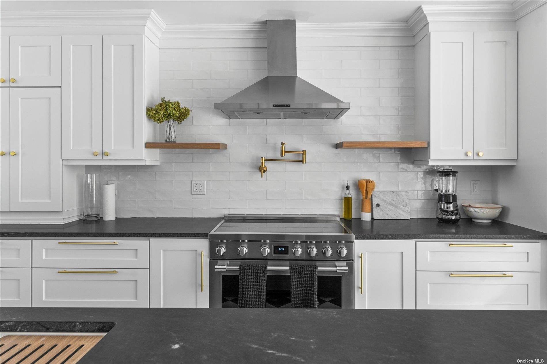 870 Stars Road East Marion East Marion, NY 11939