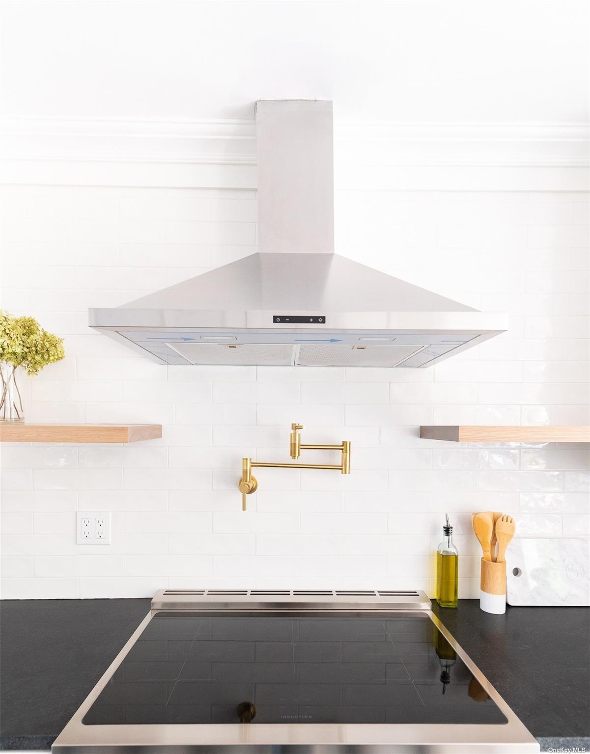 870 Stars Road East Marion East Marion, NY 11939