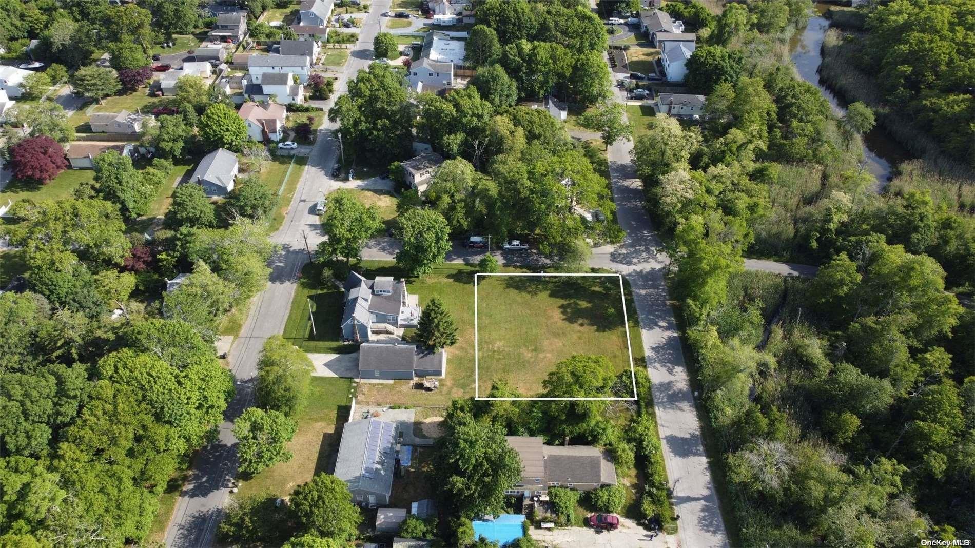 105 Maywood Road Mastic Beach Mastic Beach, NY 11951