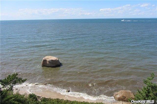 895 Glen Court Cutchogue Cutchogue, NY 11935