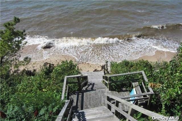 895 Glen Court Cutchogue Cutchogue, NY 11935