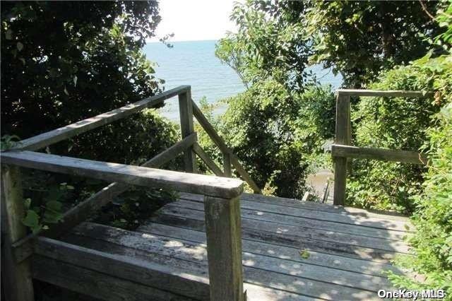 895 Glen Court Cutchogue Cutchogue, NY 11935