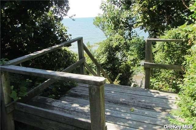 895 Glen Court Cutchogue Cutchogue, NY 11935