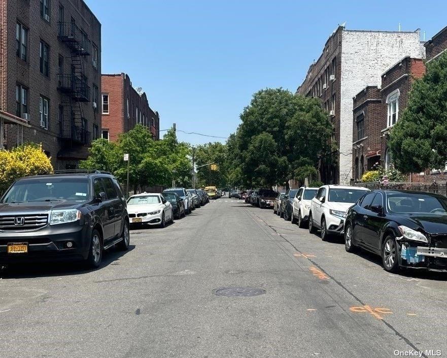 211 East 96th Street 4 Brooklyn, NY 11212