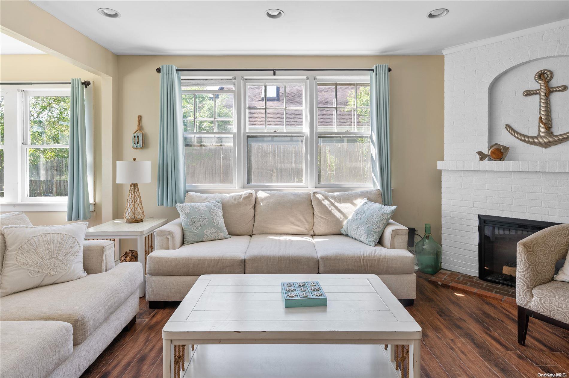 180 Cottage Walk Ocean Beach Ocean Beach, NY 11770