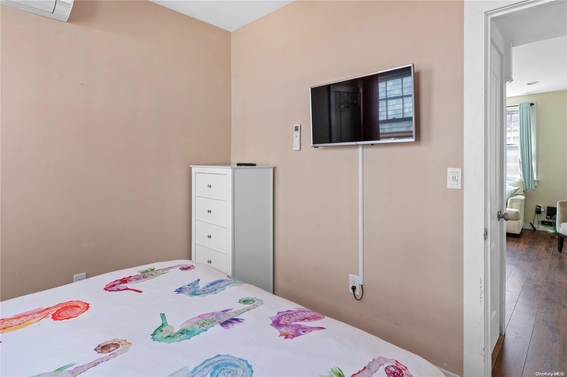 180 Cottage Walk Ocean Beach Ocean Beach, NY 11770