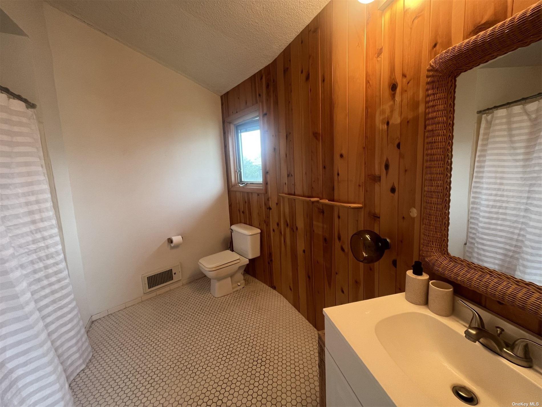 85 Bungalow Walk Ocean Beach Ocean Beach, NY 11770