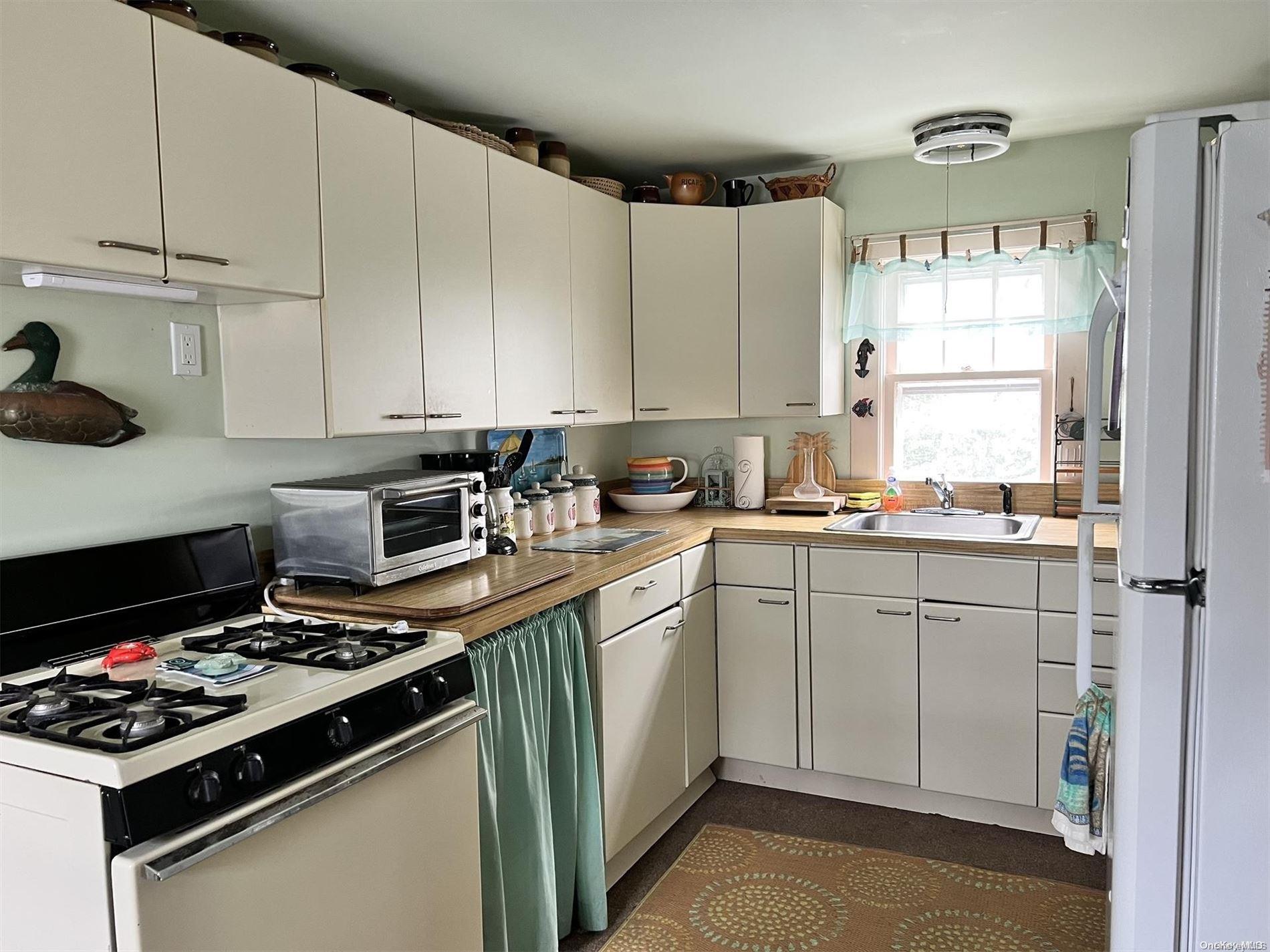 63 Bungalow Walk Ocean Beach Ocean Beach, NY 11770